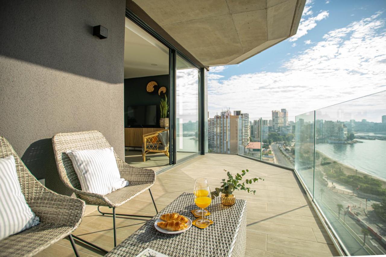 Modern Sea Front East Wind Apartment Аликанте Екстериор снимка