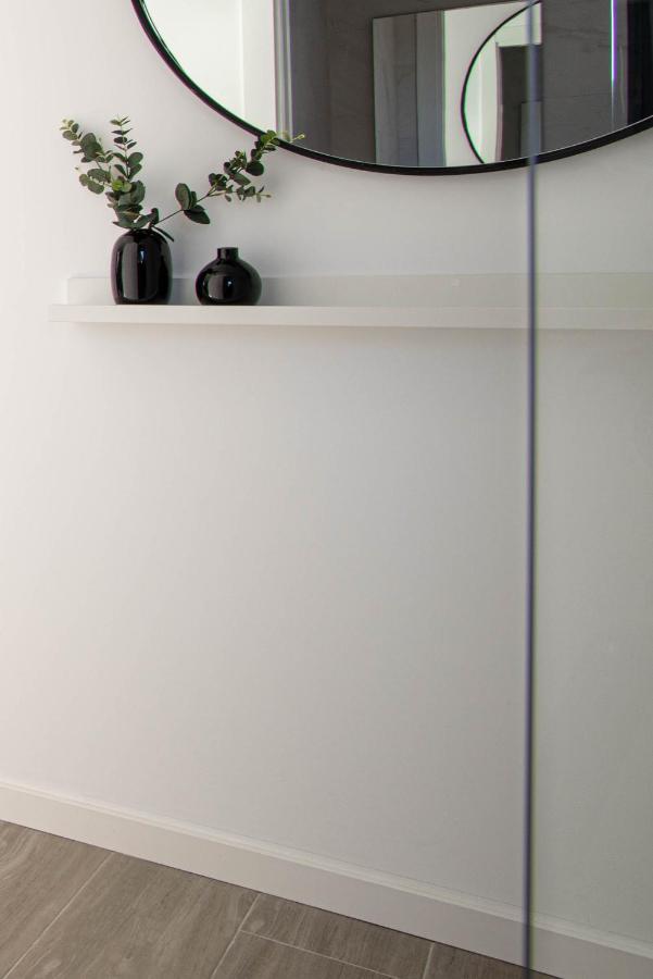 Modern Sea Front East Wind Apartment Аликанте Екстериор снимка