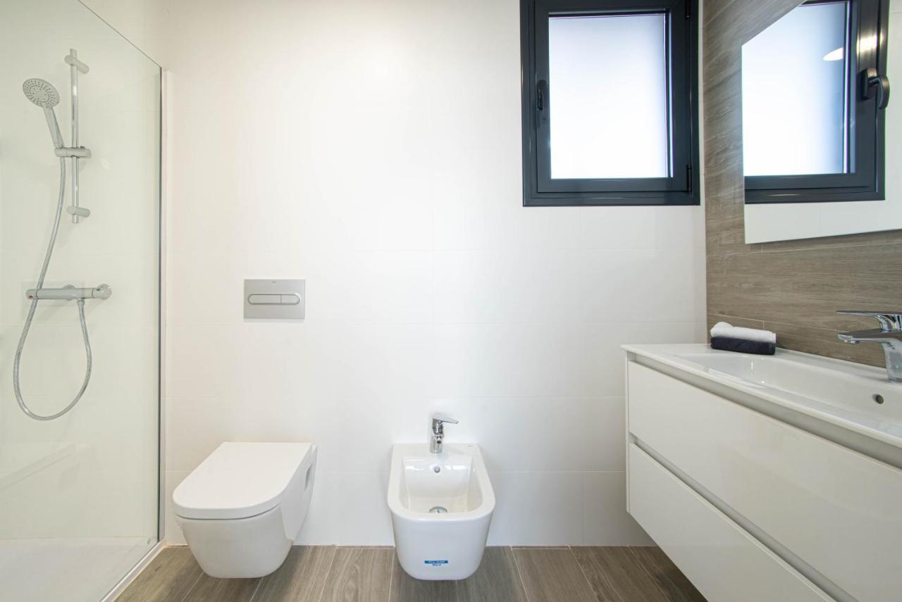 Modern Sea Front East Wind Apartment Аликанте Екстериор снимка