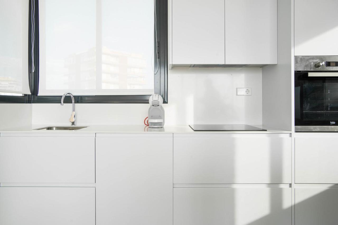 Modern Sea Front East Wind Apartment Аликанте Екстериор снимка
