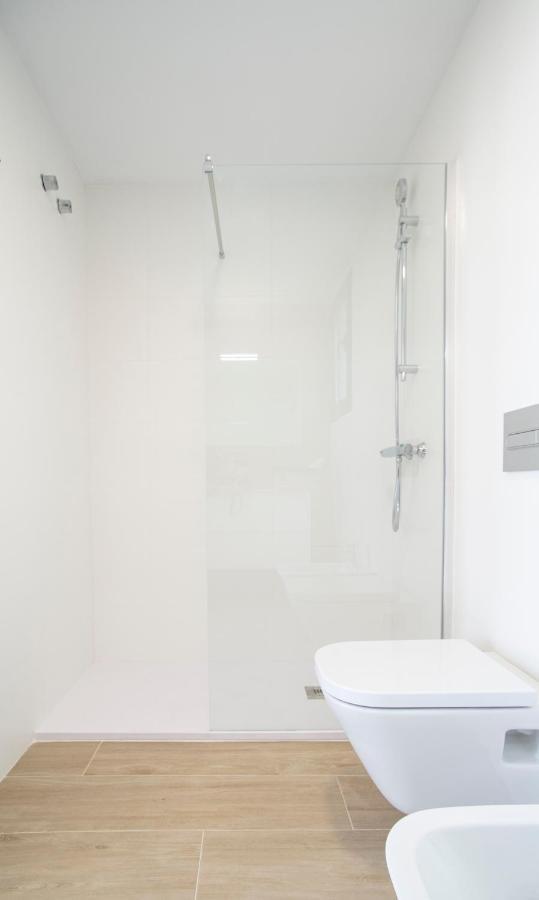 Modern Sea Front East Wind Apartment Аликанте Екстериор снимка